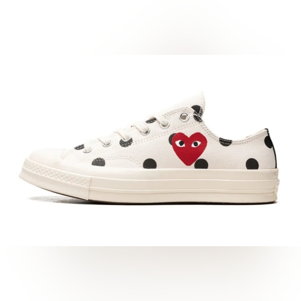 Comme des Garcons PLAY White and Black Sneakers with Heart Design - Picture 8 of 10